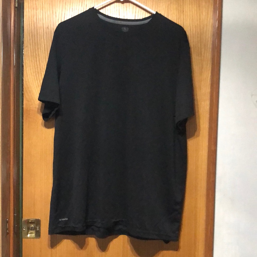 Men's Black T-Shirt Dri-wicking fabric‎